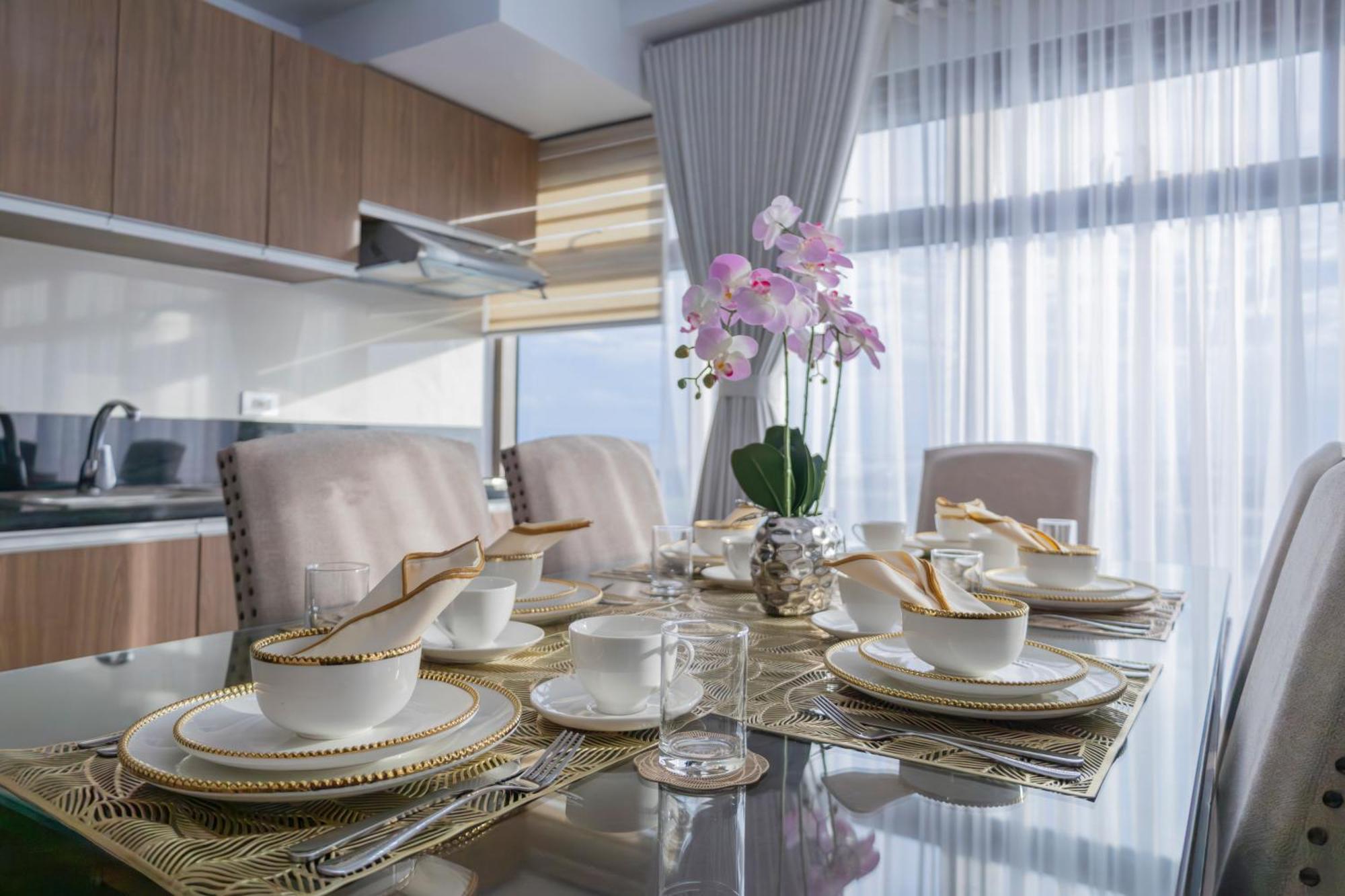 The Radiance Manila Bay Aparthotel Pasay Exteriör bild
