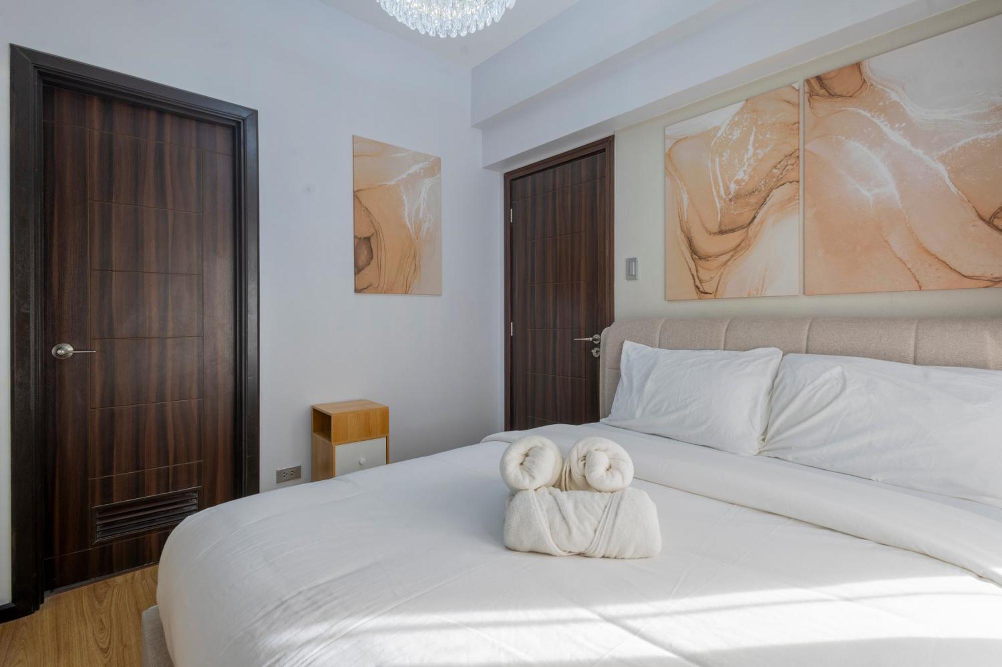 The Radiance Manila Bay Aparthotel Pasay Exteriör bild